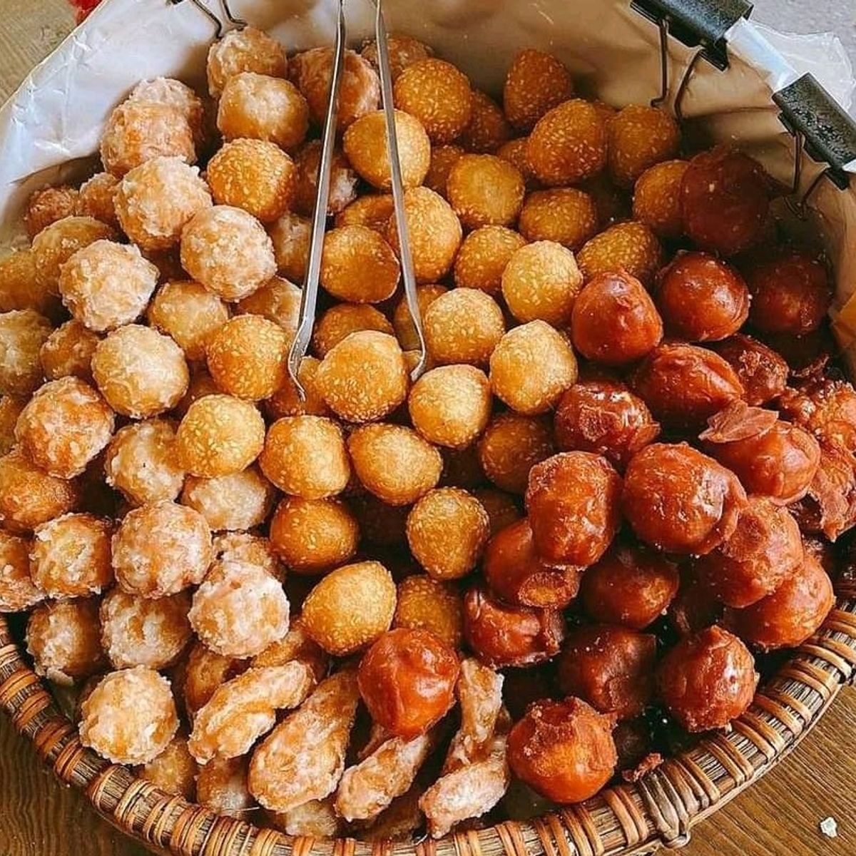 Hanoi Street Food Walking Tour Through Hidden Alleys and Local Life