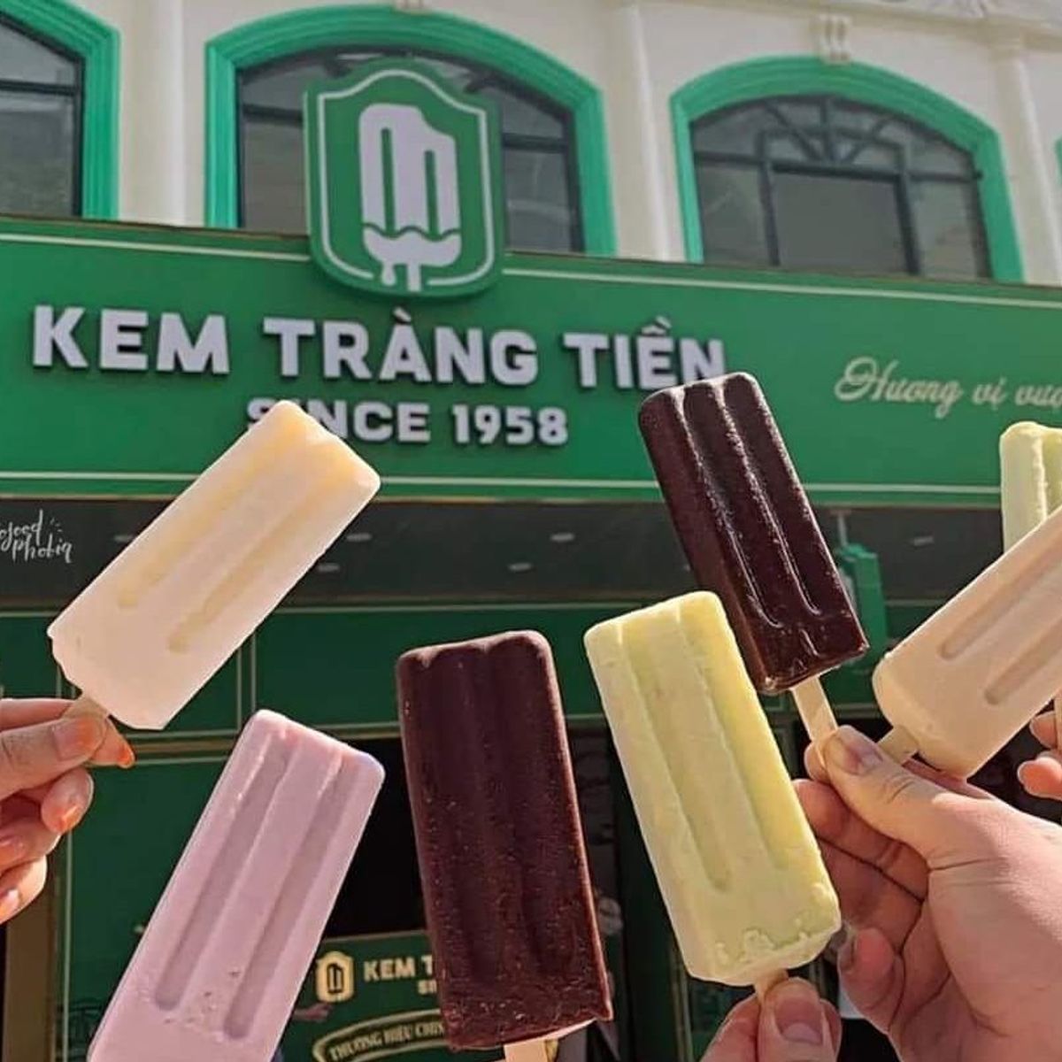 Hanoi Street Food Walking Tour Through Hidden Alleys and Local Life