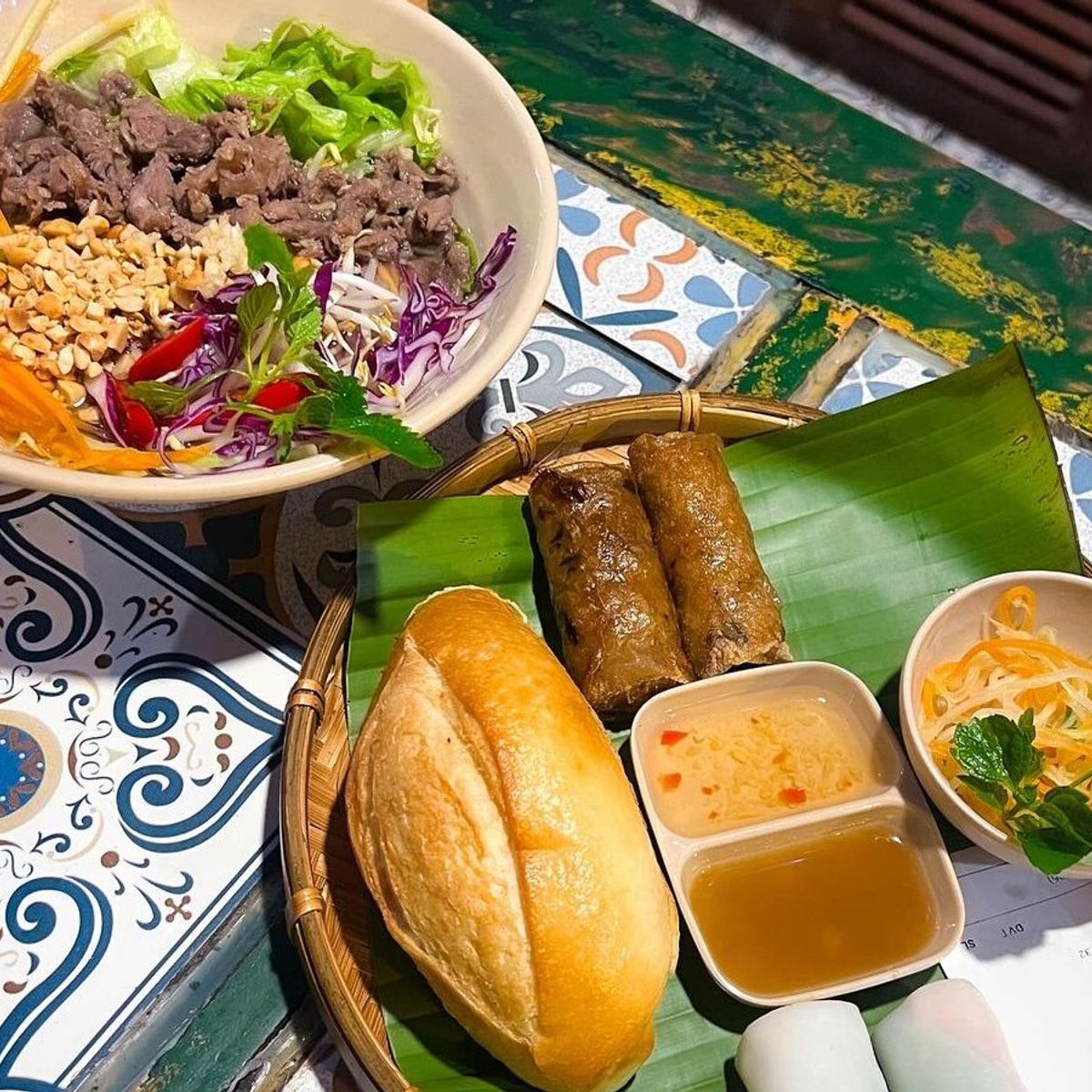 Hanoi Street Food Walking Tour Through Hidden Alleys and Local Life