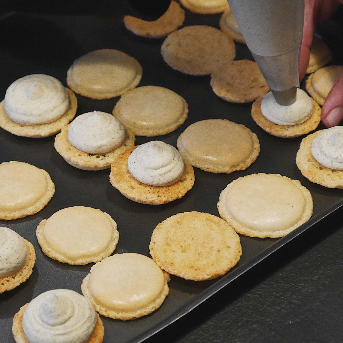 Private Macaron Baking Class in a Parisian Apartment