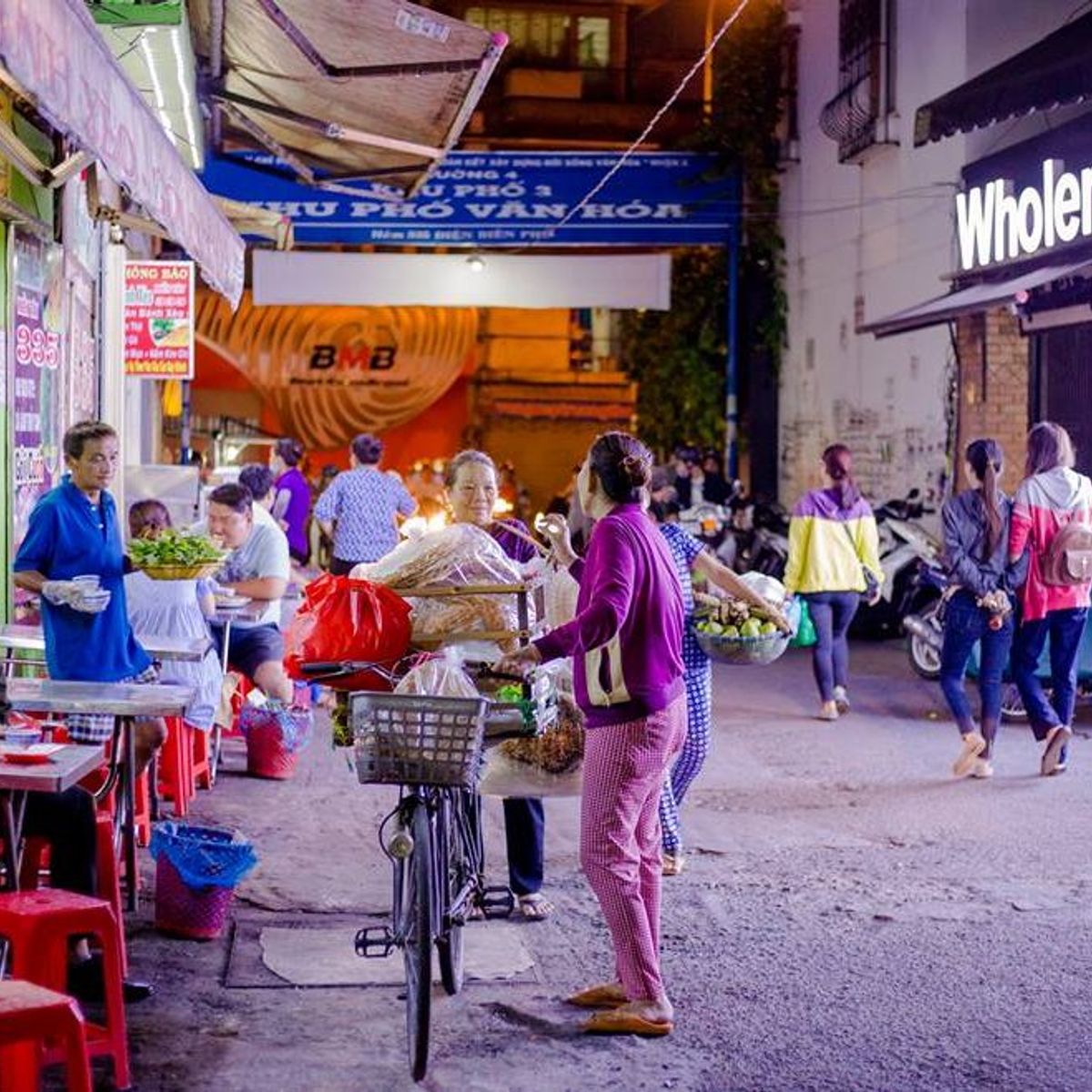 Private Motorbike Food Tour By Night