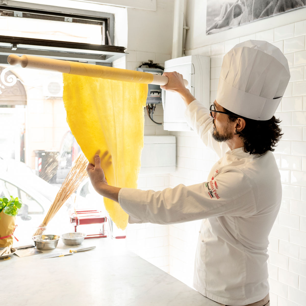Professional Lab Pasta Experience in a Pastificio