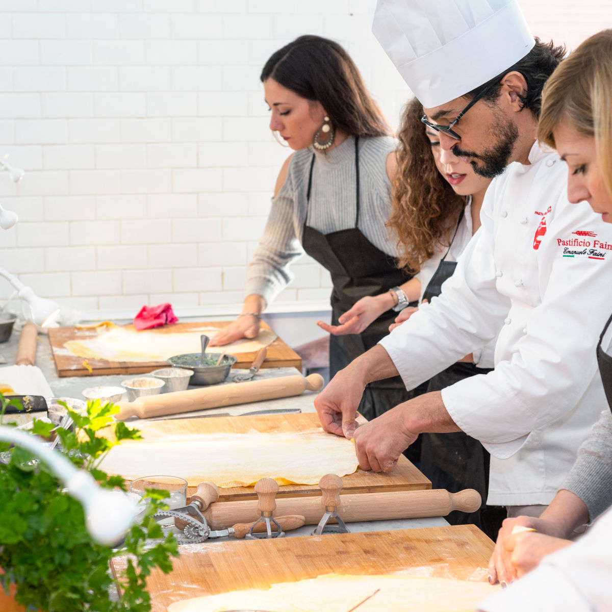 Professional Lab Pasta Experience in a Pastificio