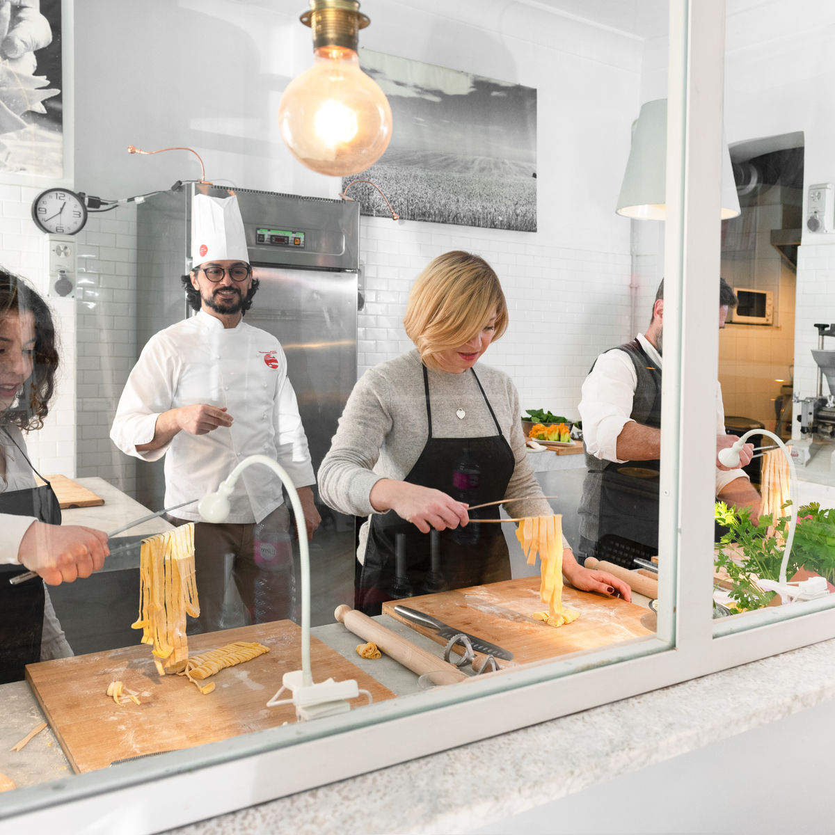Professional Lab Pasta Experience in a Pastificio