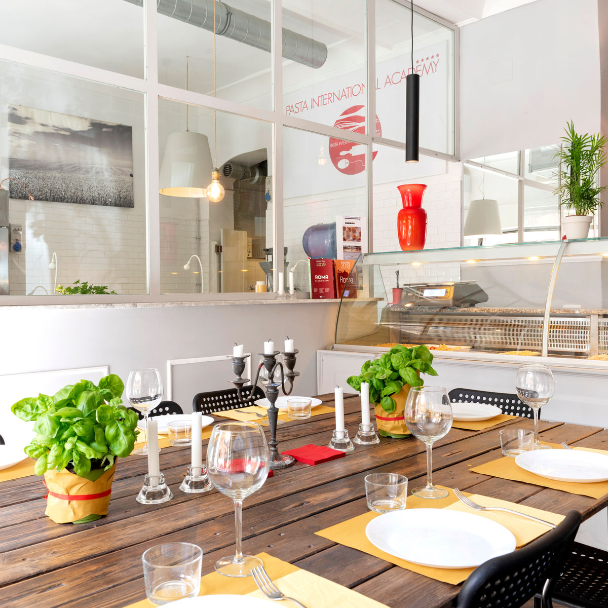 Professional Lab Pasta Experience in a Pastificio
