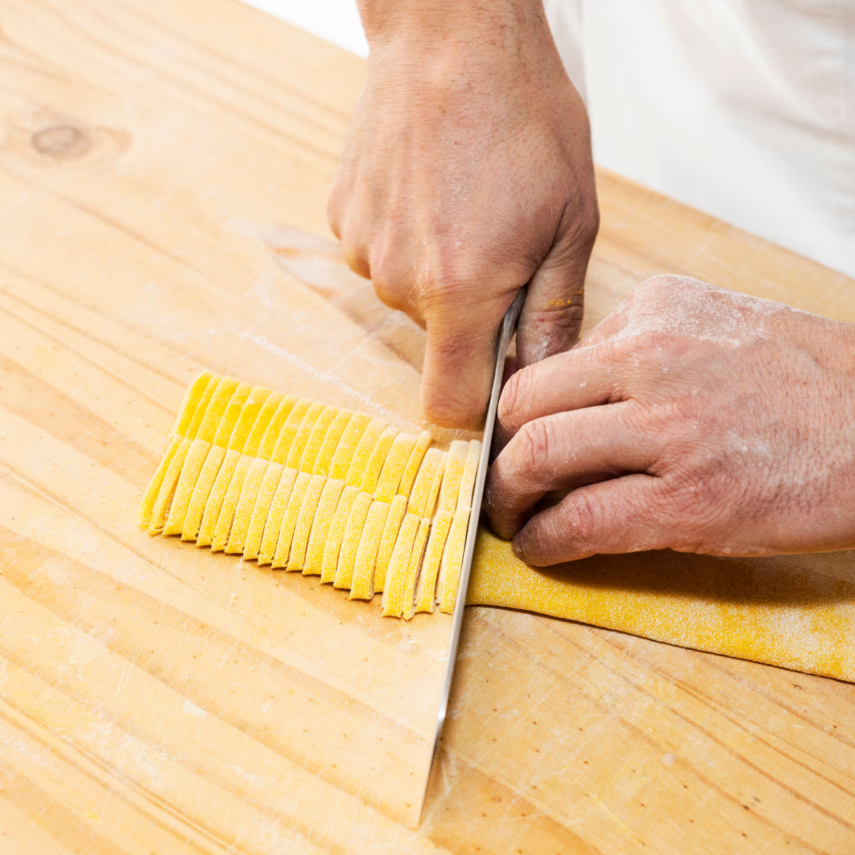Professional Lab Pasta Experience in a Pastificio