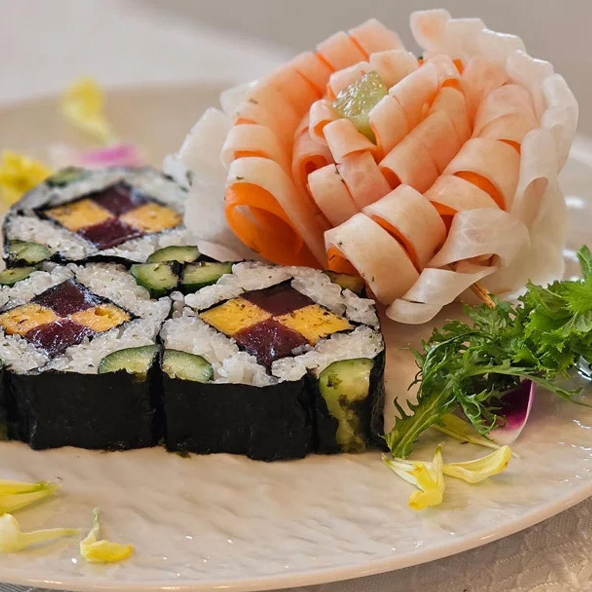 Ramen and Sushi Culinary Class with Tea Ceremony in Osaka