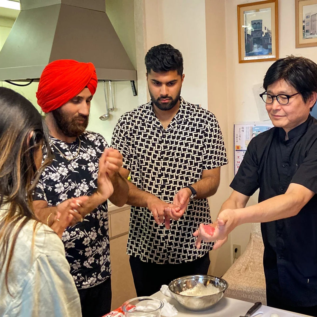 Ramen and Sushi Culinary Class with Tea Ceremony in Osaka