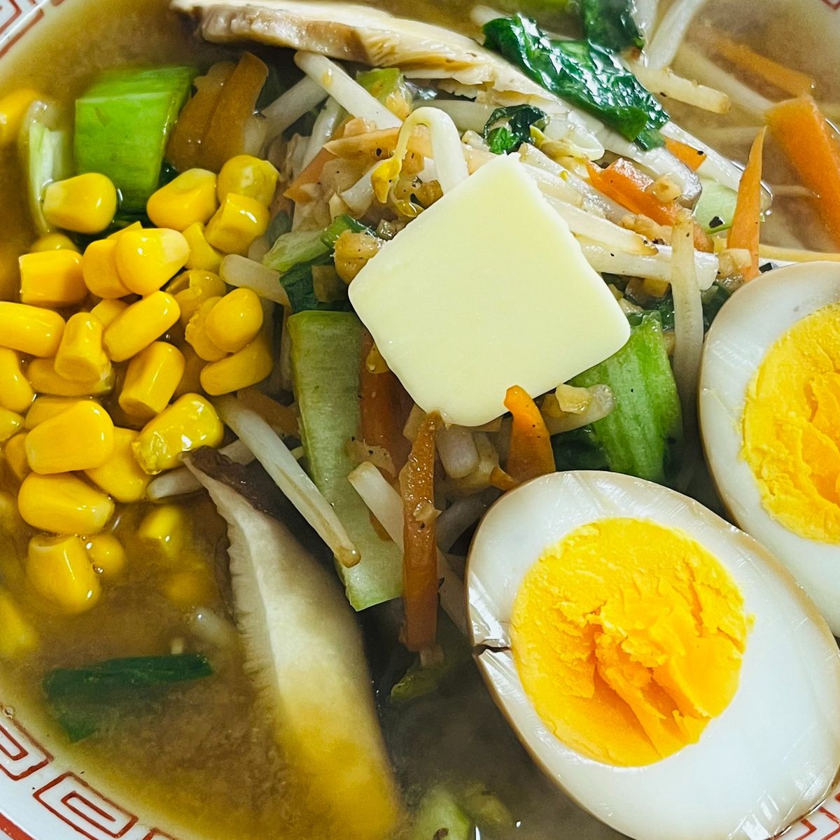 Vegetarian-Friendly Ramen Experience: Soy Sauce or Miso Flavors