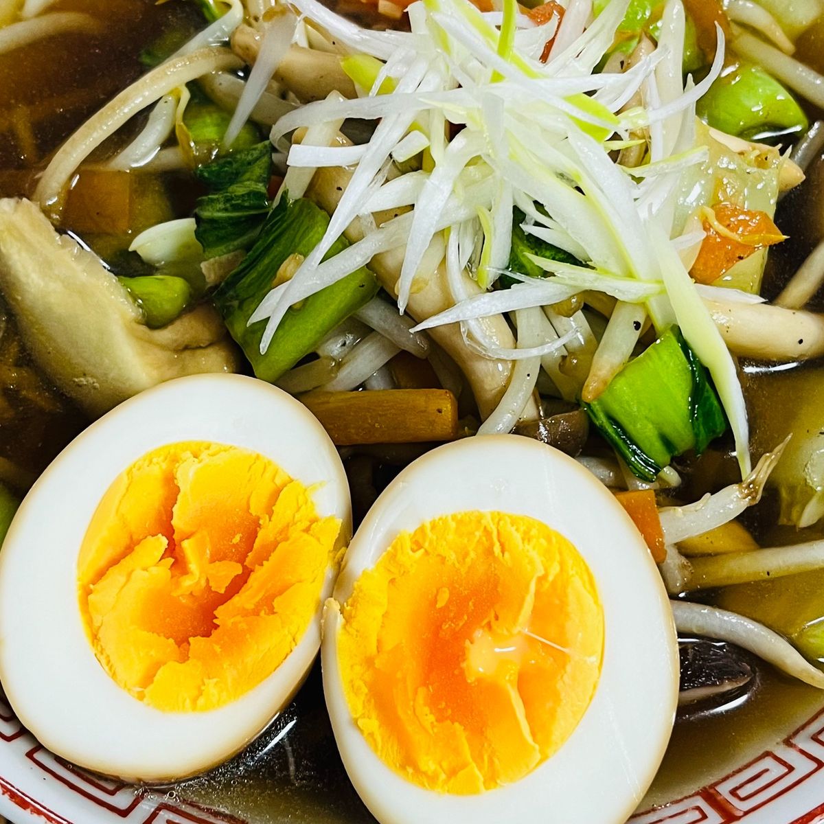 Vegetarian-Friendly Ramen Experience: Soy Sauce or Miso Flavors