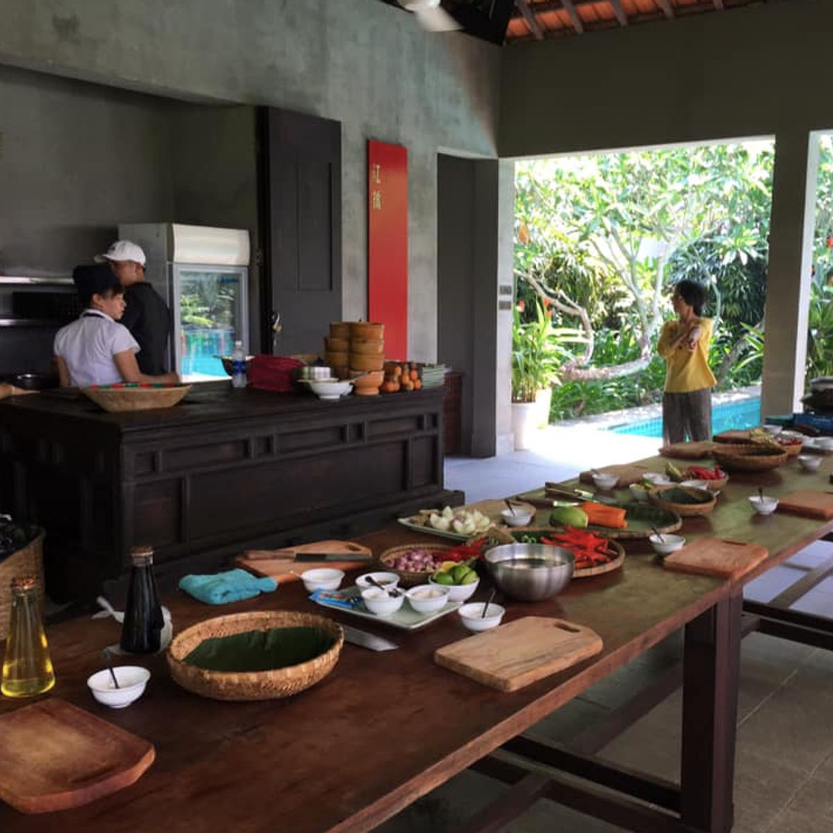 Red Bridge Deluxe Day Journey: Organic Farm, Boat Trip, Market Tour and Hands on Cooking of 4 Famous Vietnamese Dishes
