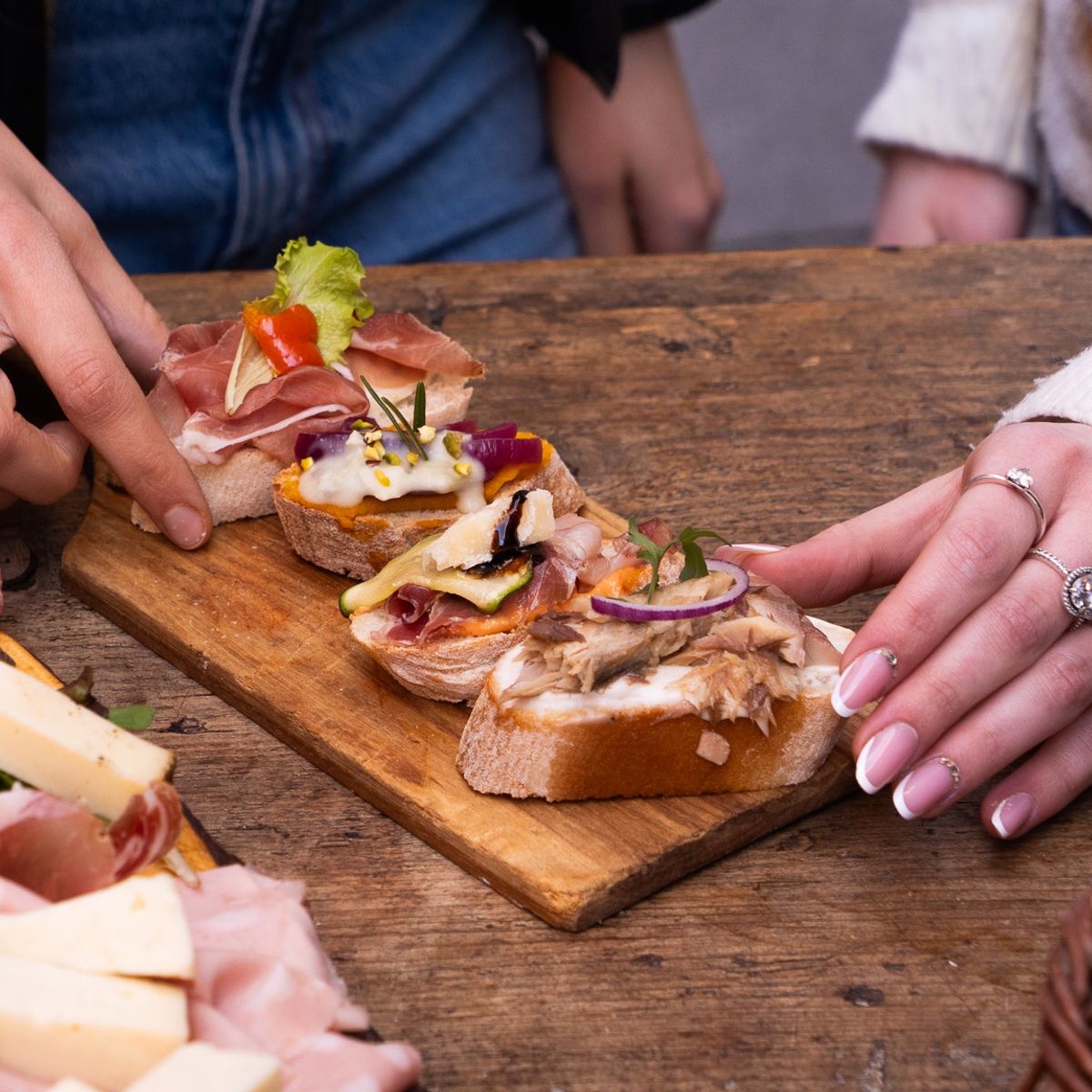 Rome Food & Wine Walking Experience: Local Tastings, Pasta, Pizza & Gelato