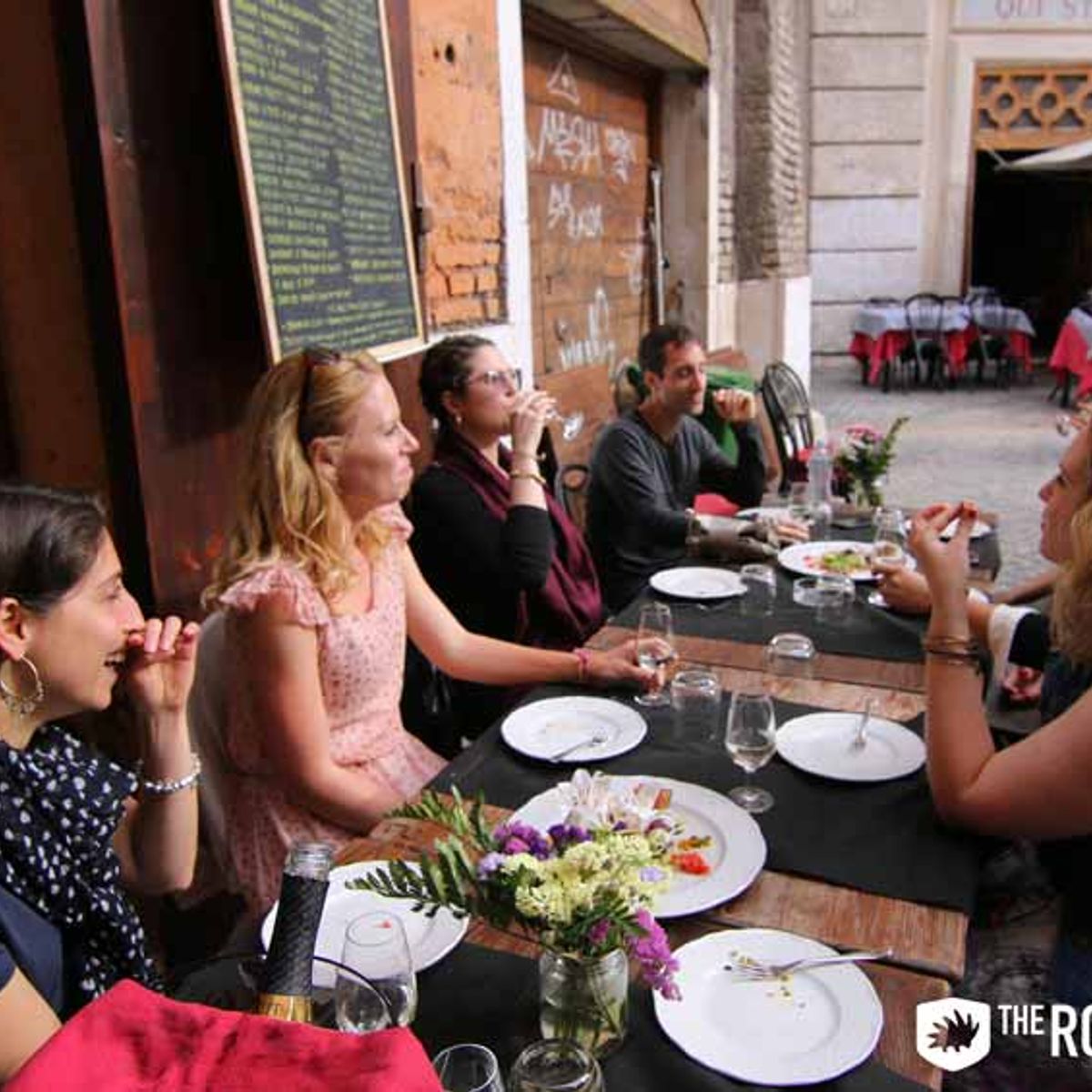 Rome Foodie Tour in Trastevere with Wine & Dinner