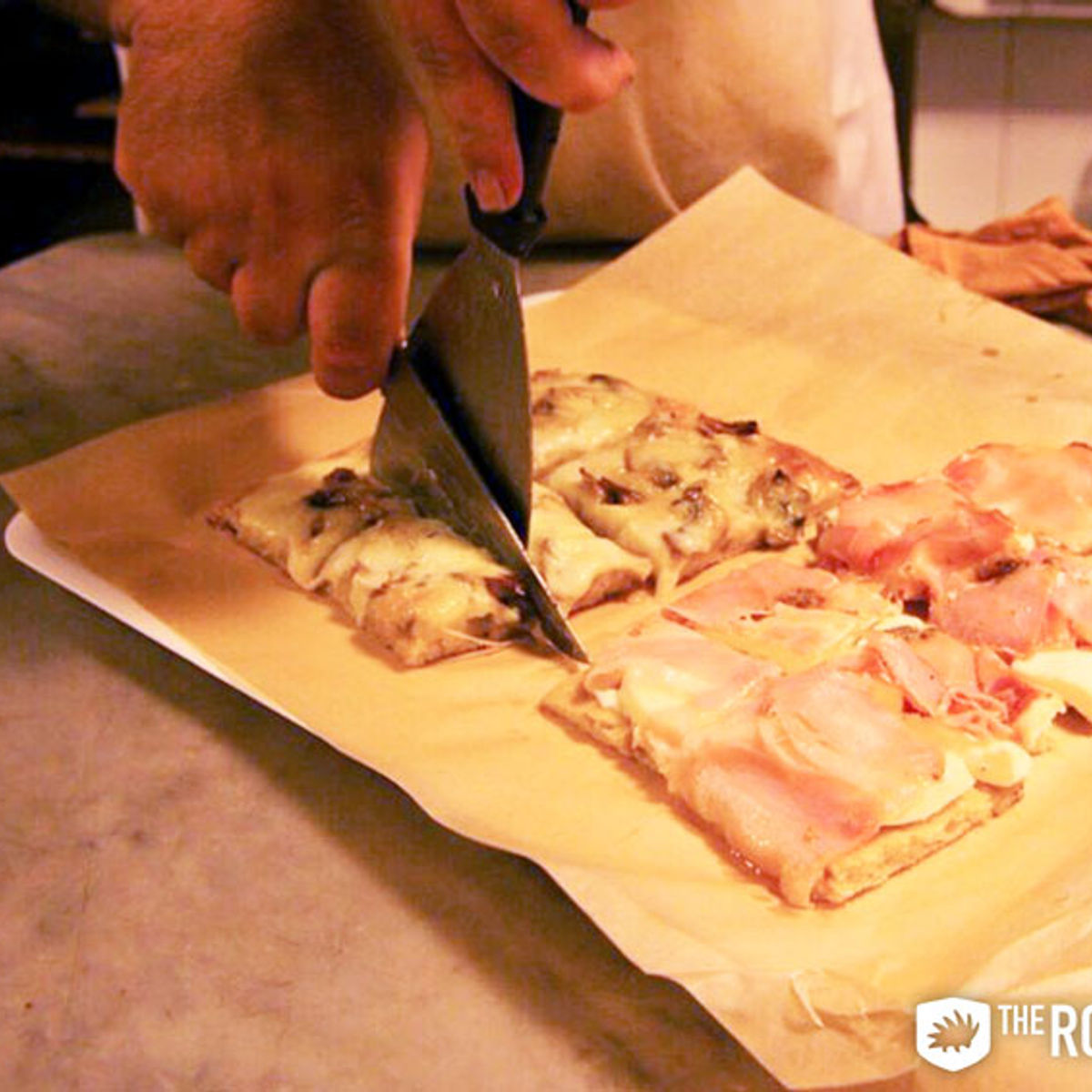 Rome Foodie Tour in Trastevere with Wine & Dinner