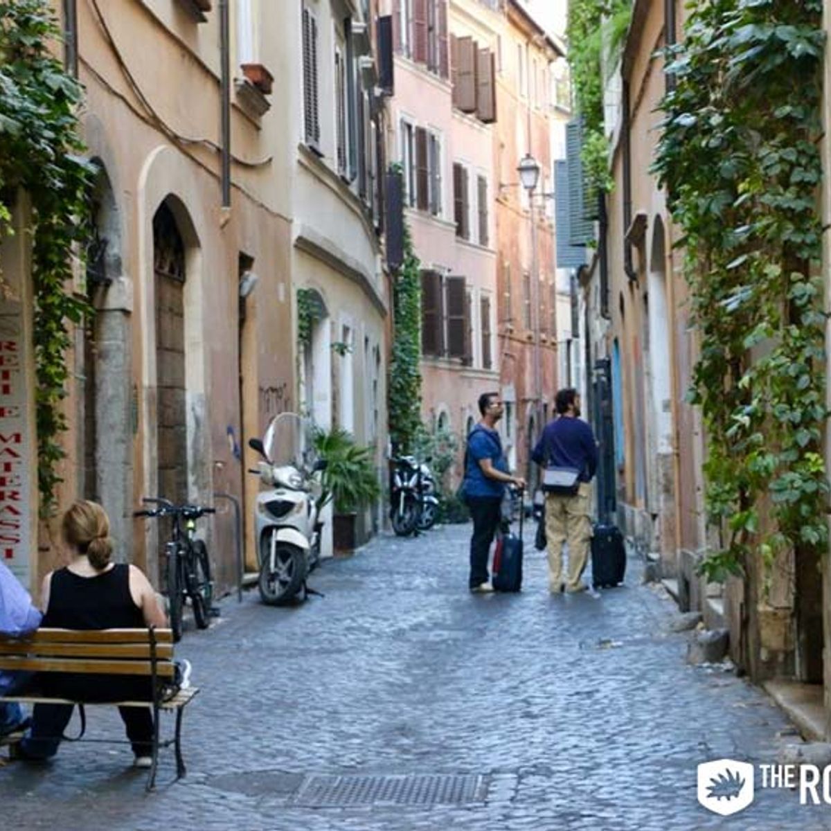 Rome Foodie Tour in Trastevere with Wine & Dinner