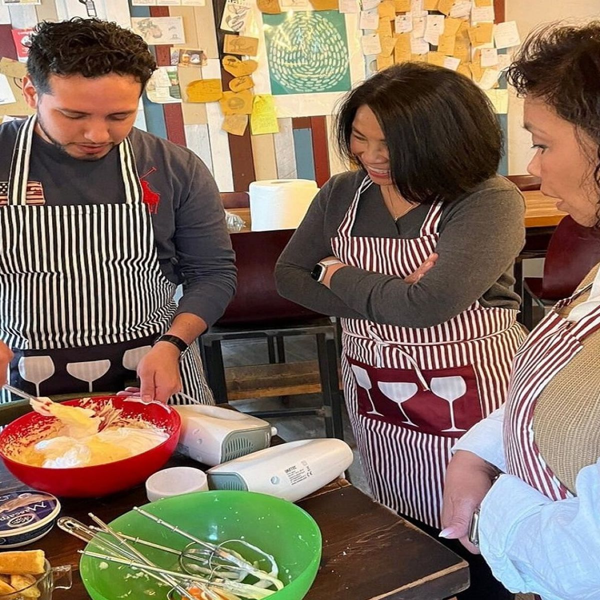Pasta and Tiramisu Culinary Class with Wine Tasting in Rome