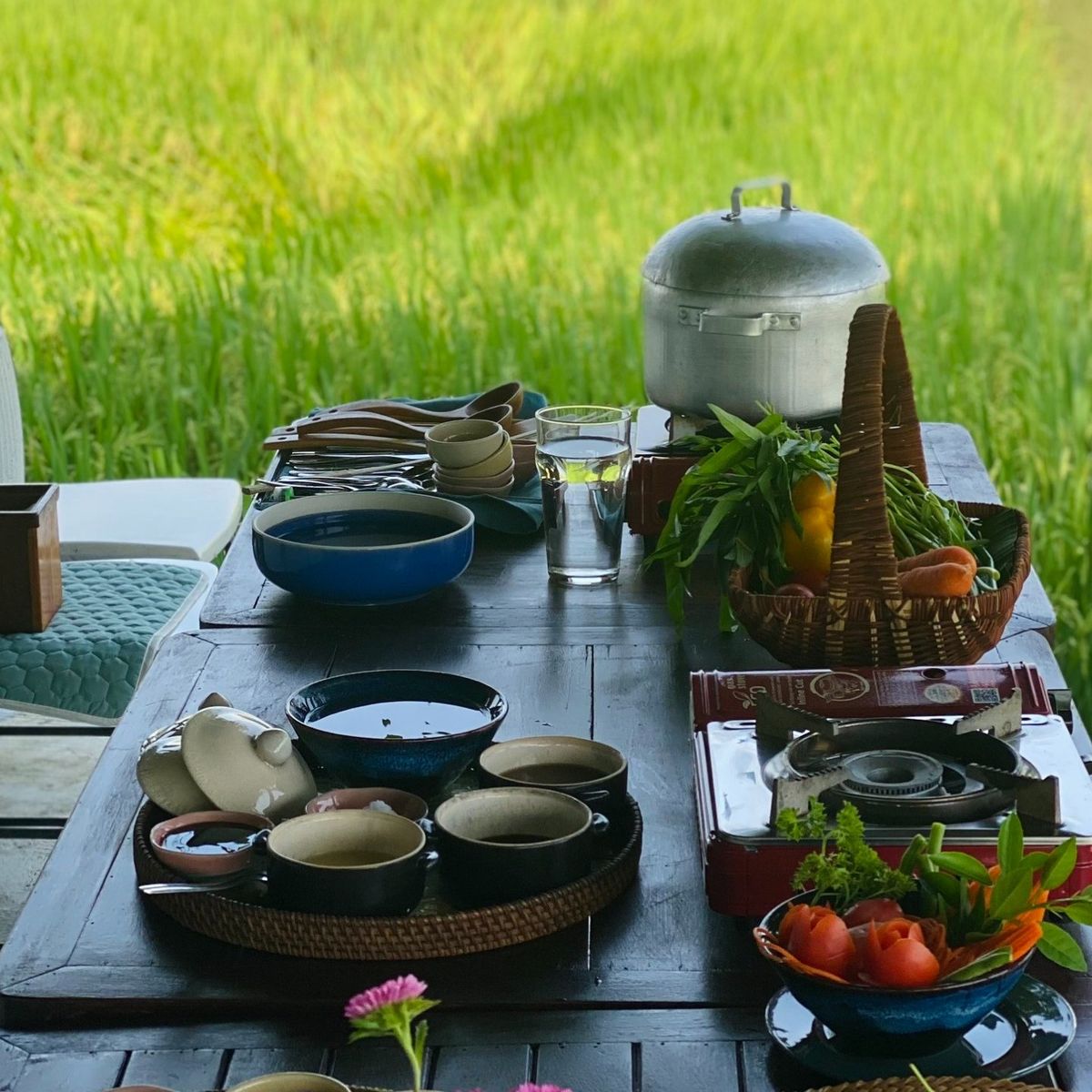 Market Tour, Countryside Bicycle Ride, and Cooking Class Experience in Hoi An