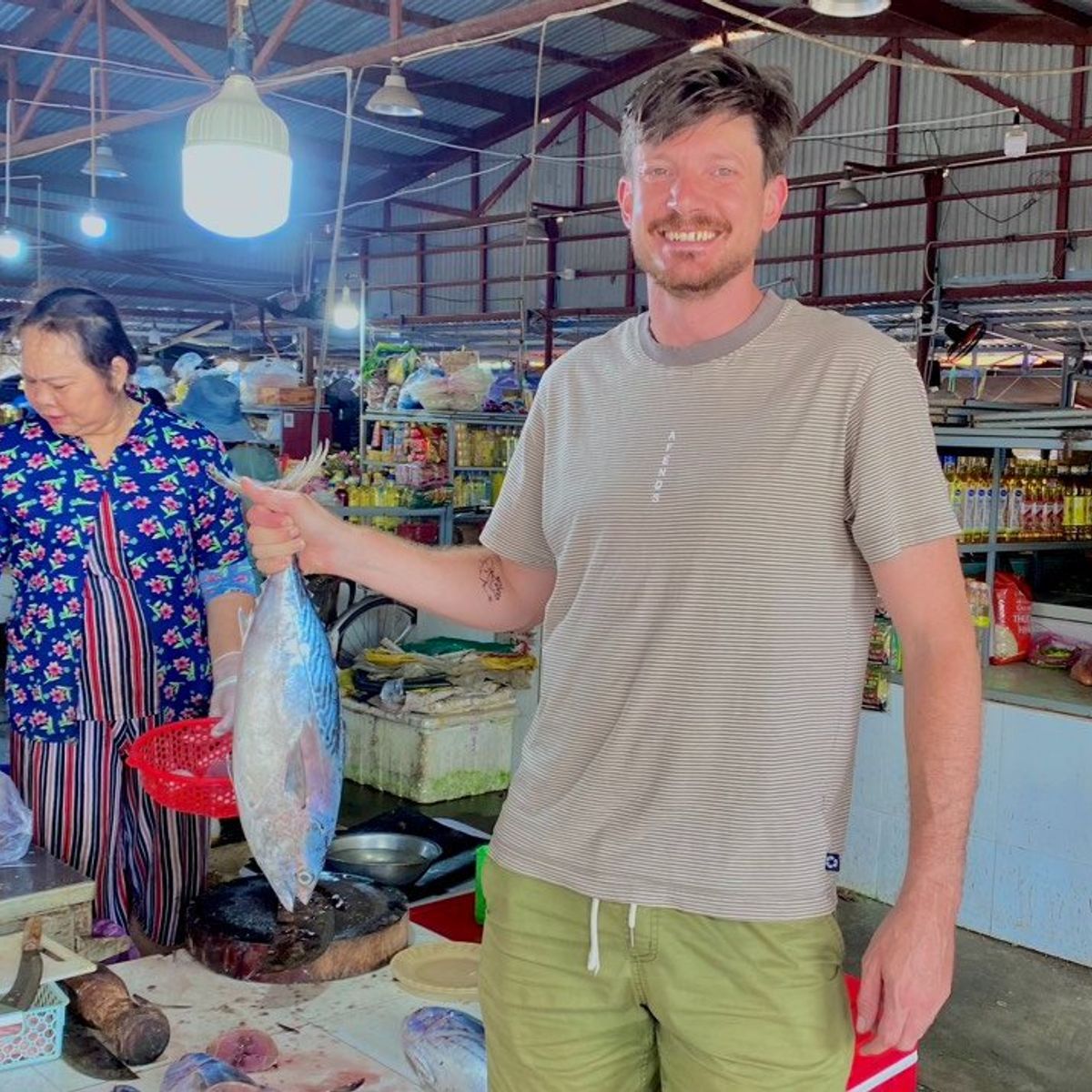 Market Tour, Countryside Bicycle Ride, and Cooking Class Experience in Hoi An