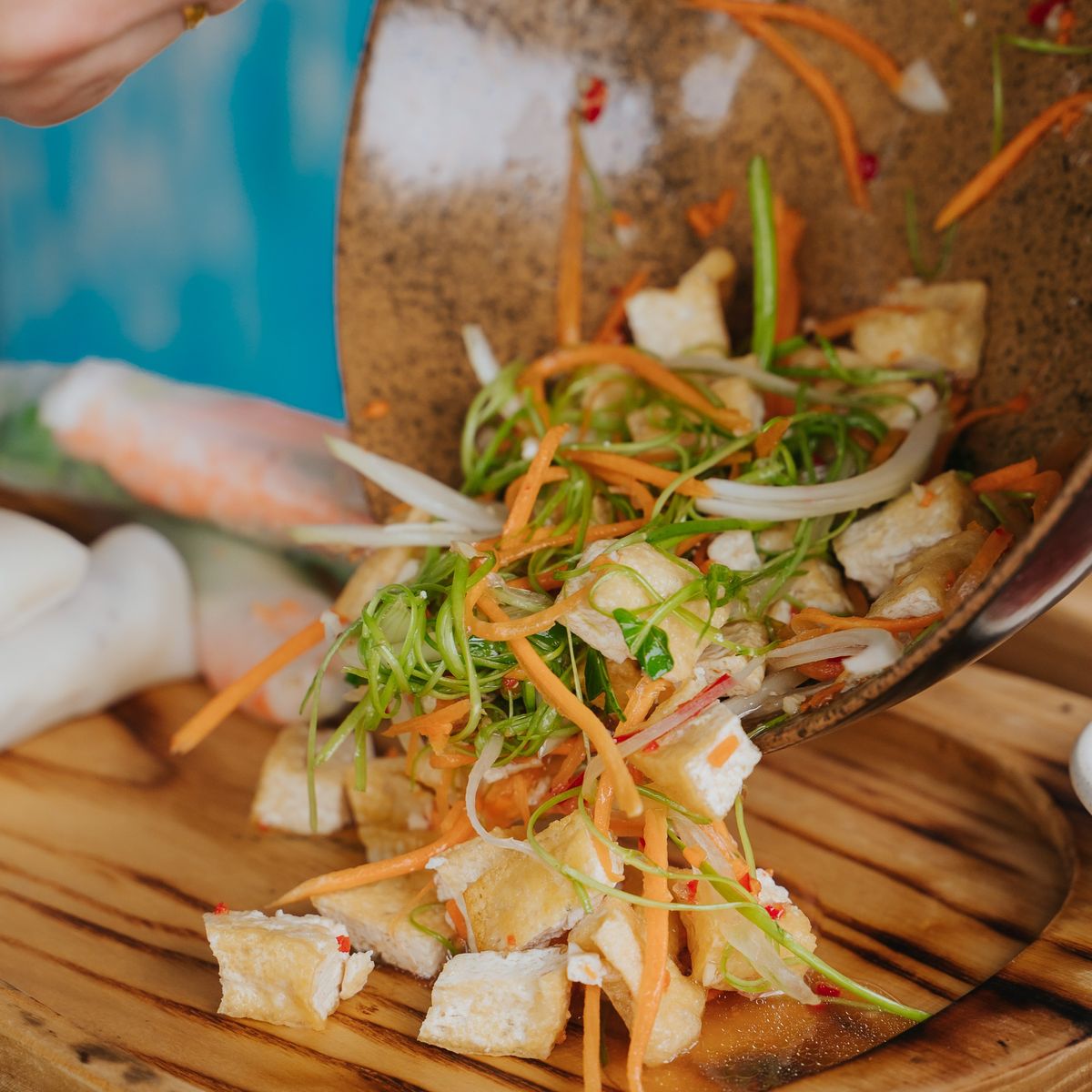 Market Tour, Countryside Bicycle Ride, and Cooking Class Experience in Hoi An
