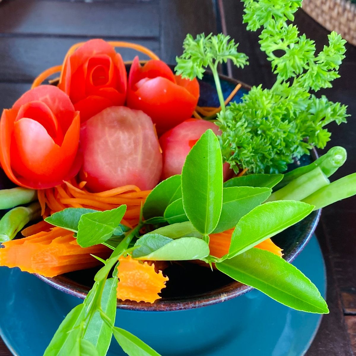 Market Tour, Countryside Bicycle Ride, and Cooking Class Experience in Hoi An
