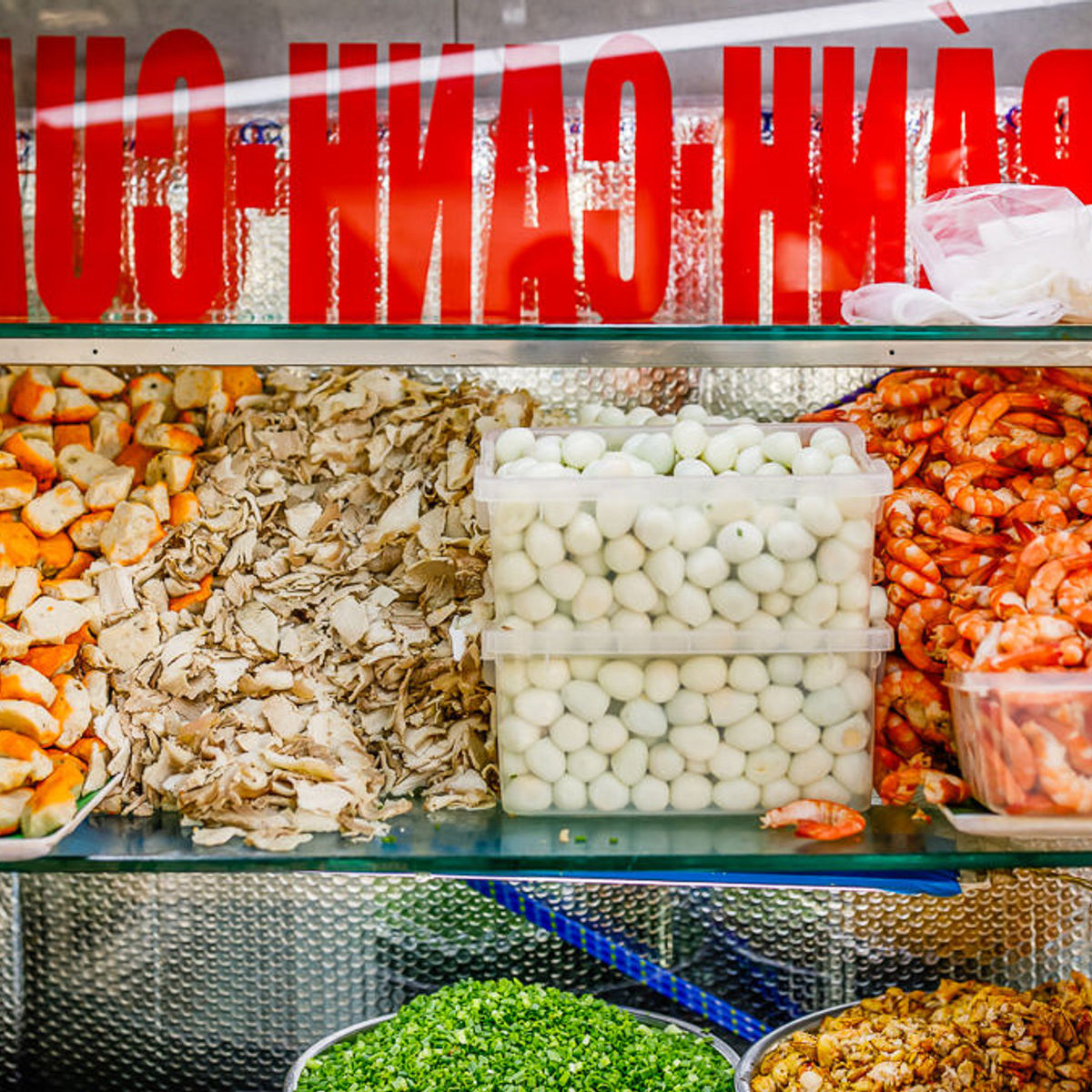 Saigon Food Adventure on Scooters with Passionate Girl Riders