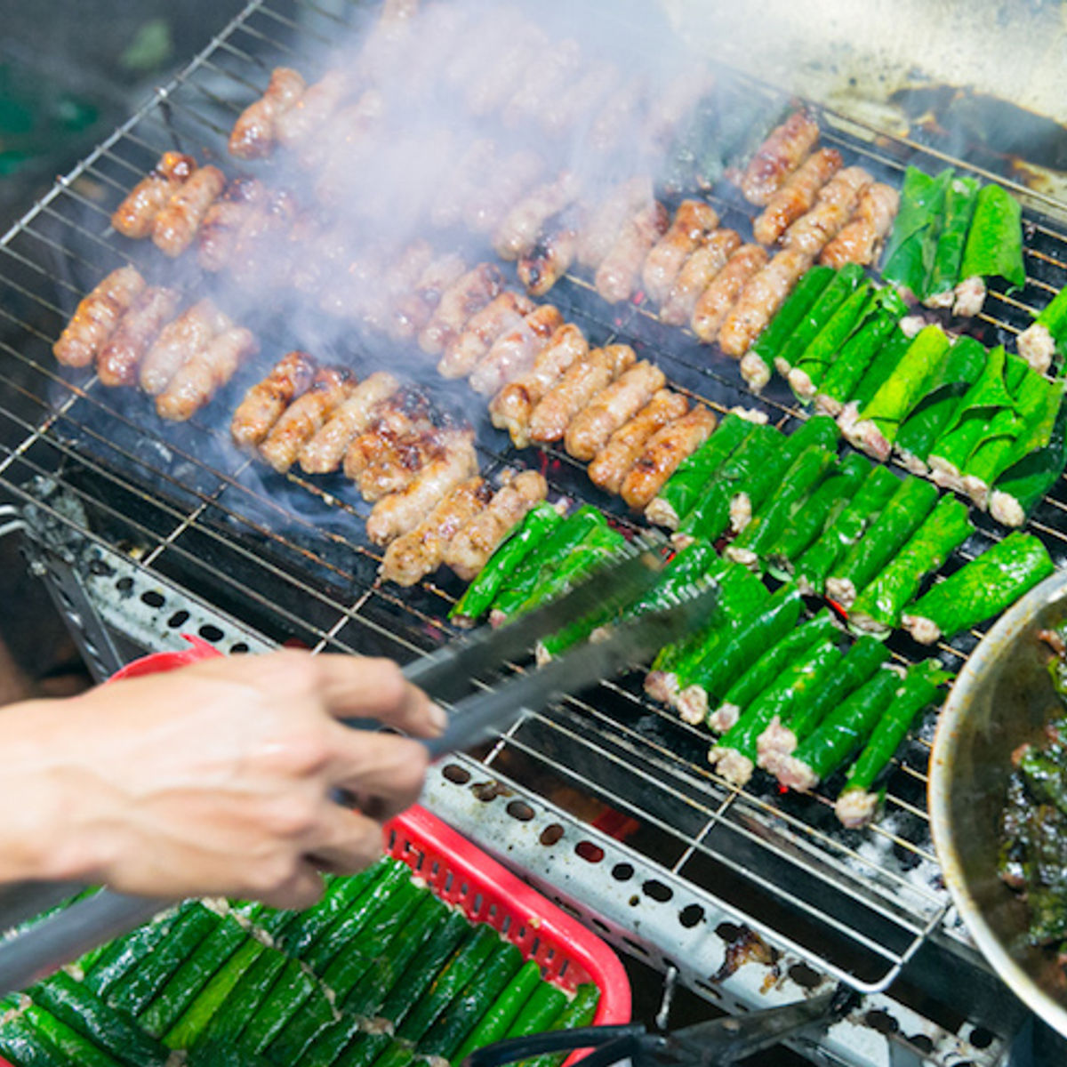 Saigon Food Adventure on Scooters with Passionate Girl Riders