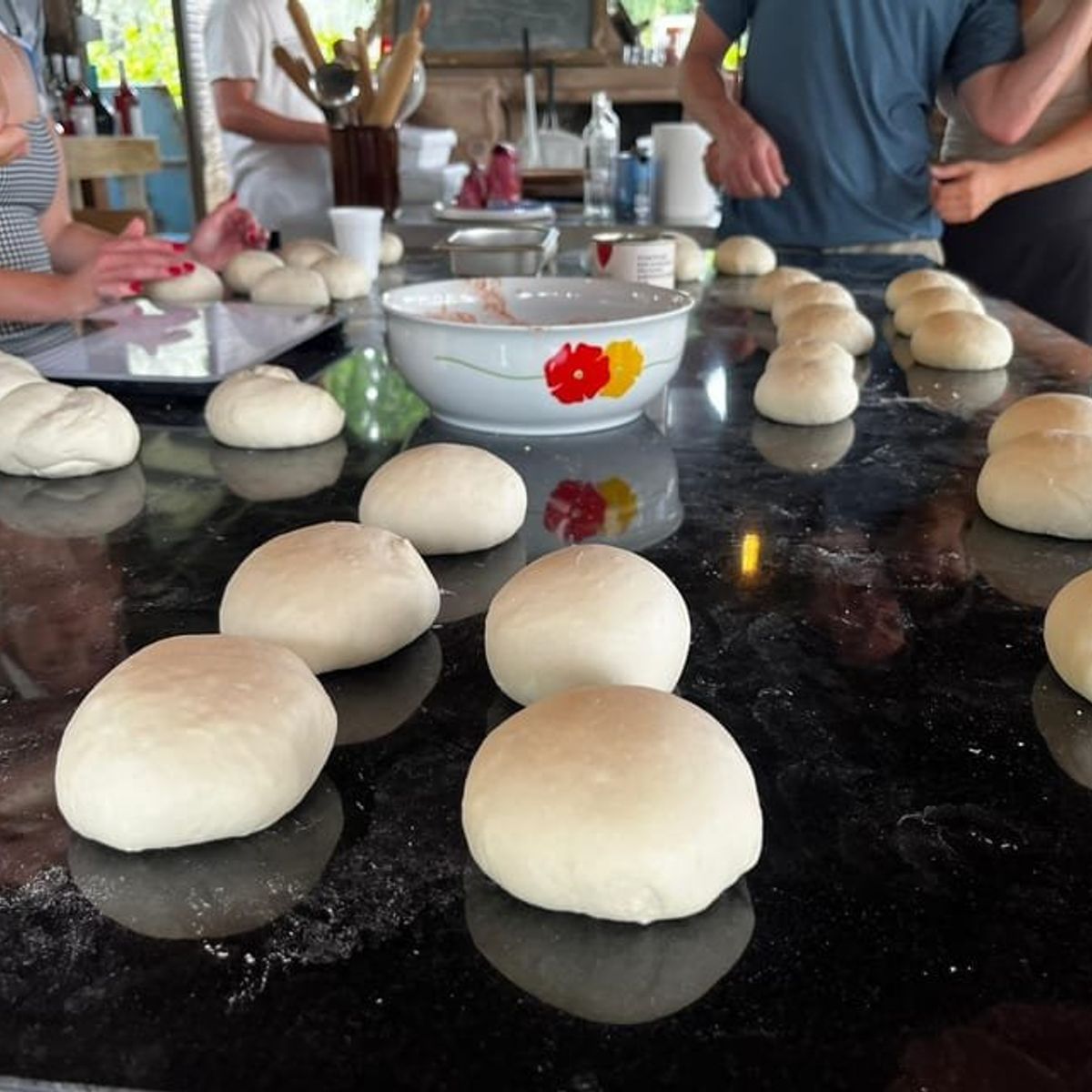 San Gimignano: Pizza Culinary Class with Lunch & Wine Experience