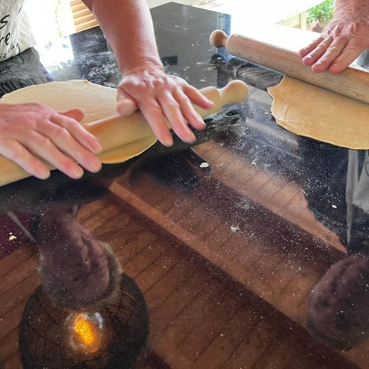 San Gimignano: Pizza Culinary Class with Lunch & Wine Experience