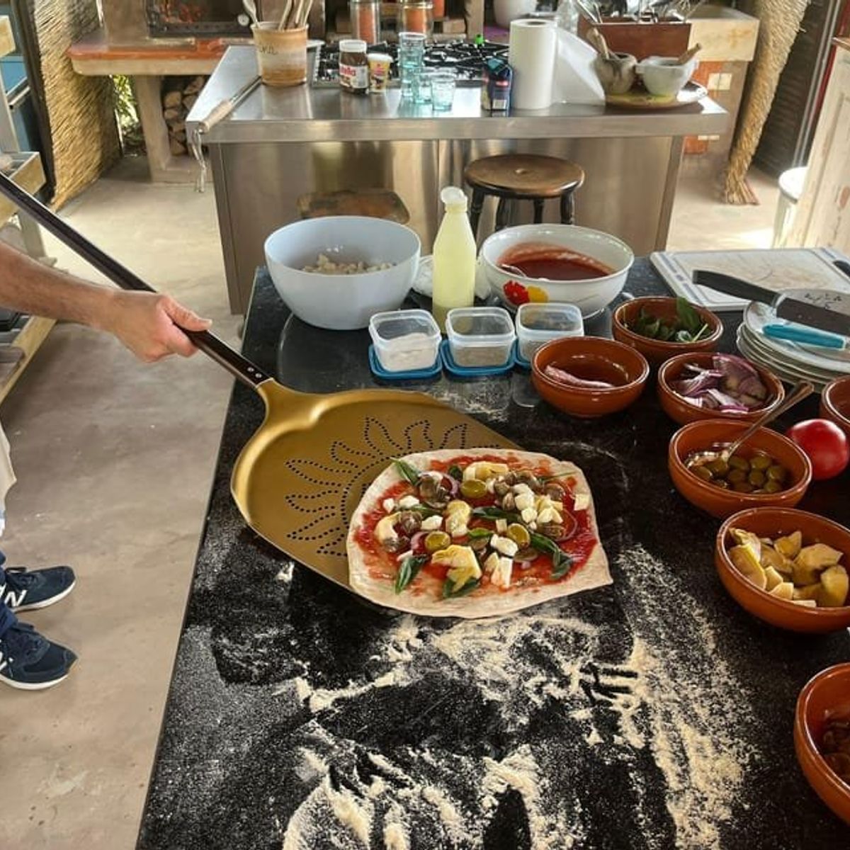 San Gimignano: Pizza Culinary Class with Lunch & Wine Experience