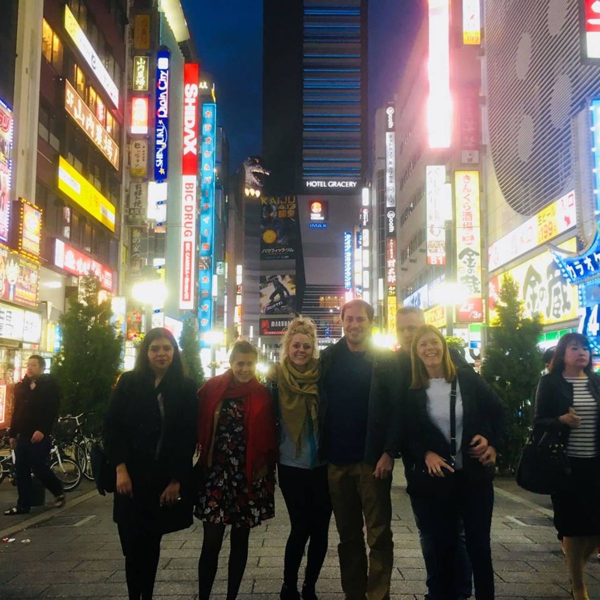 Shinjuku Biggest Drinking Town Izakaya Shopping Tour