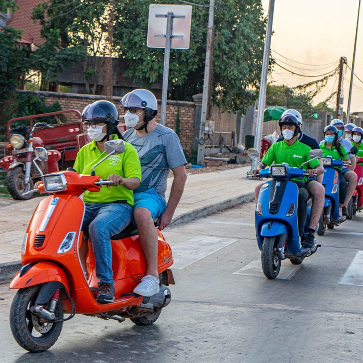 Evening Vespa Street Food Adventure in Siem Reap