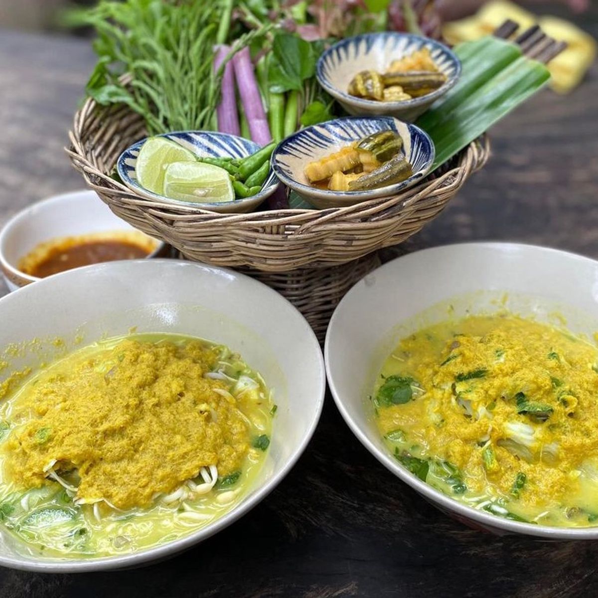 Evening Vespa Street Food Adventure in Siem Reap