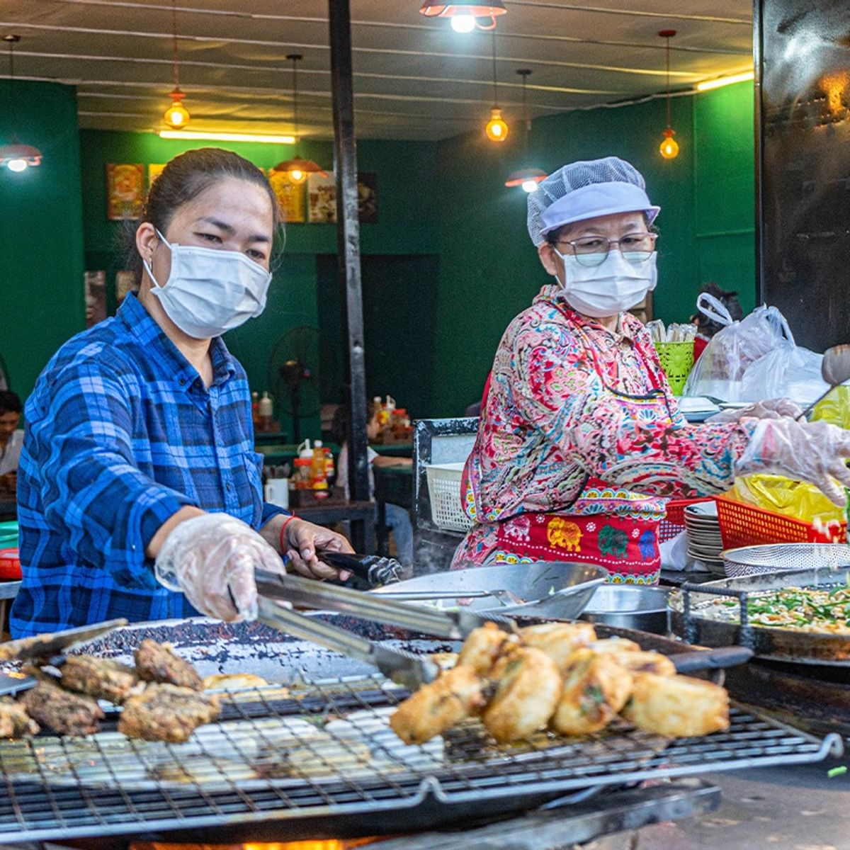 Evening Vespa Street Food Adventure in Siem Reap