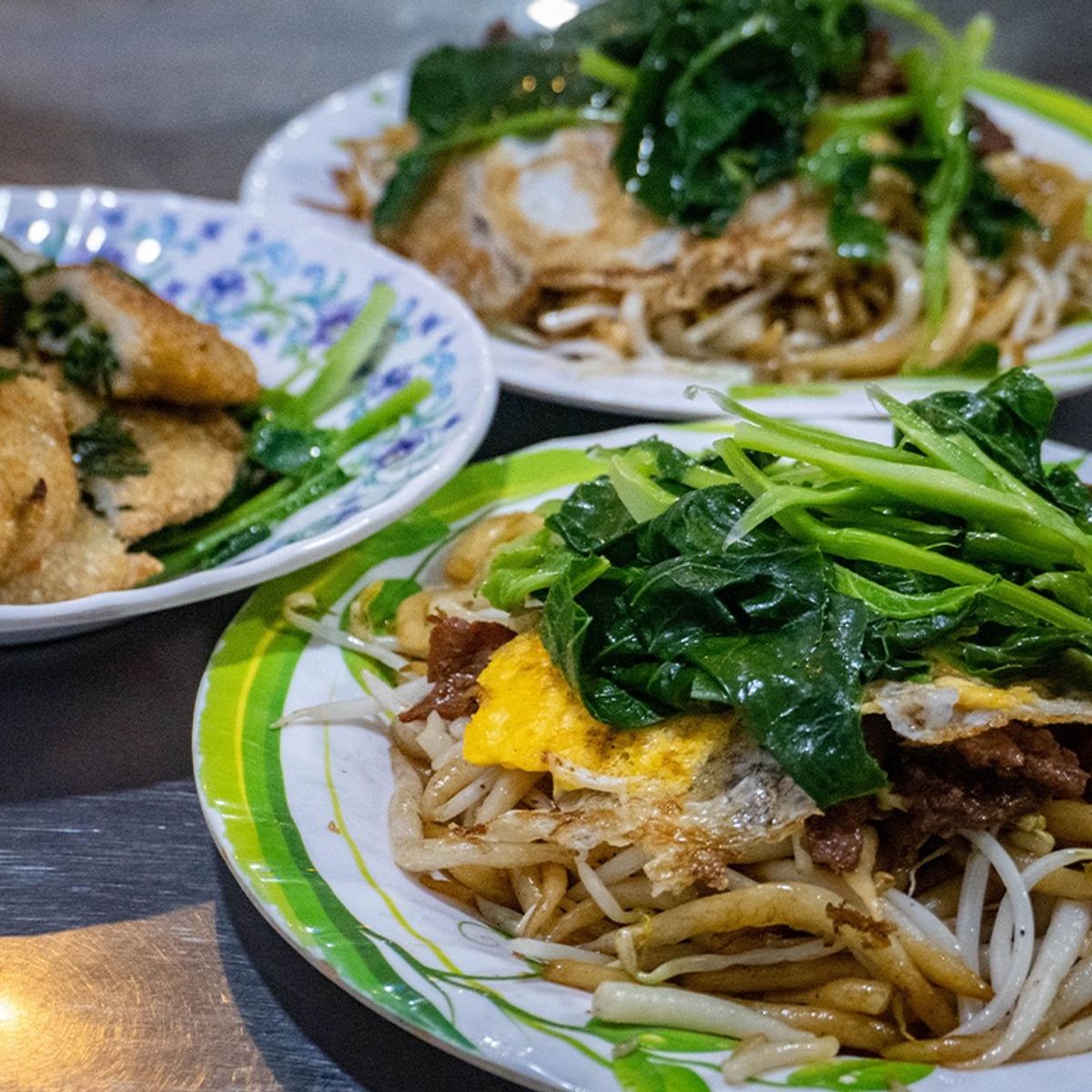Evening Vespa Street Food Adventure in Siem Reap