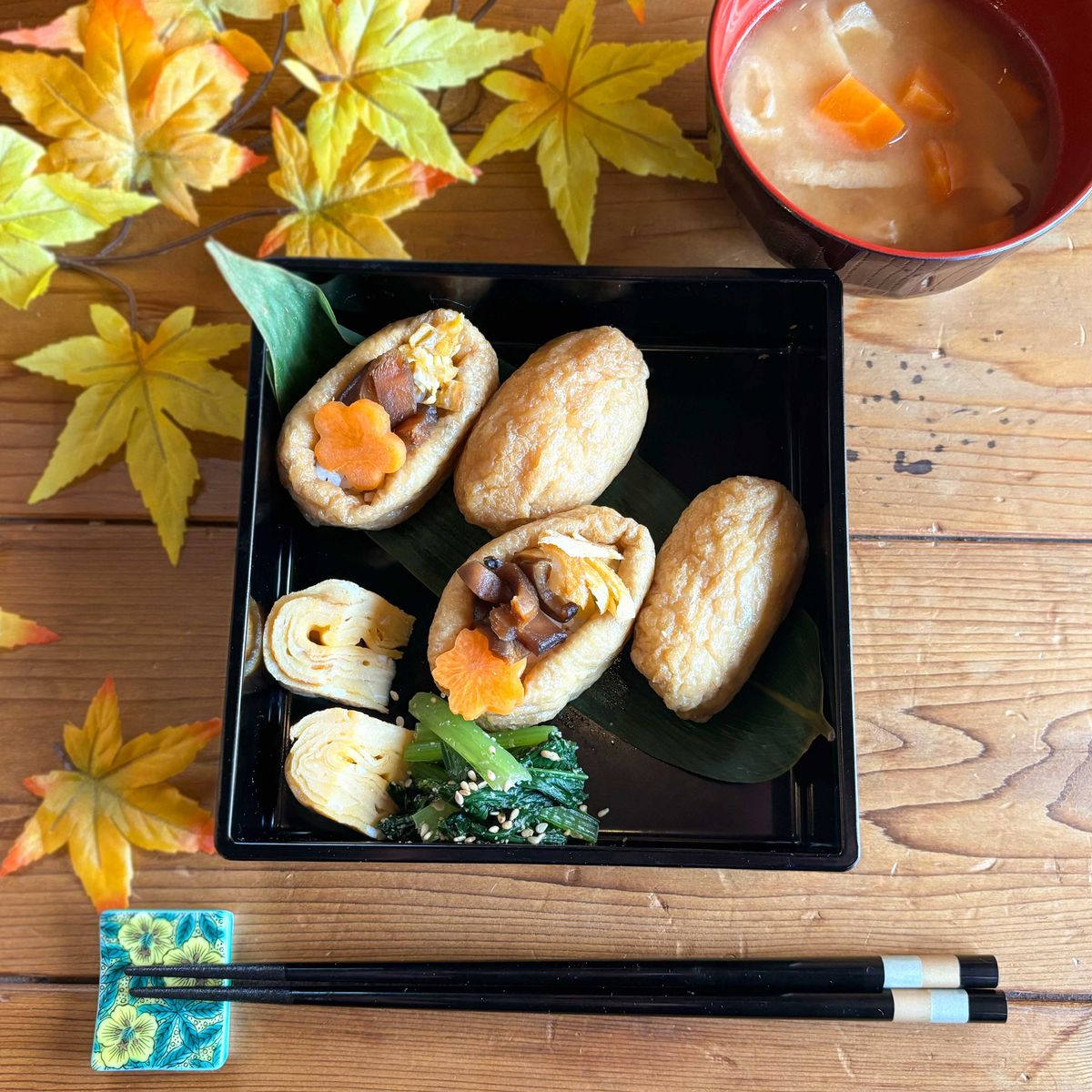 Lerne die Kunst der Inari-Sushi-Zubereitung in einem Kochkurs in Tokio