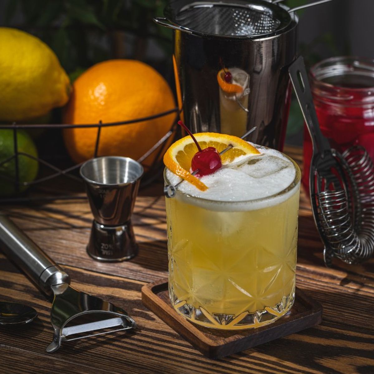 Hanoi Cocktails & Cuisine Experience: Mix, Pair, and Savor