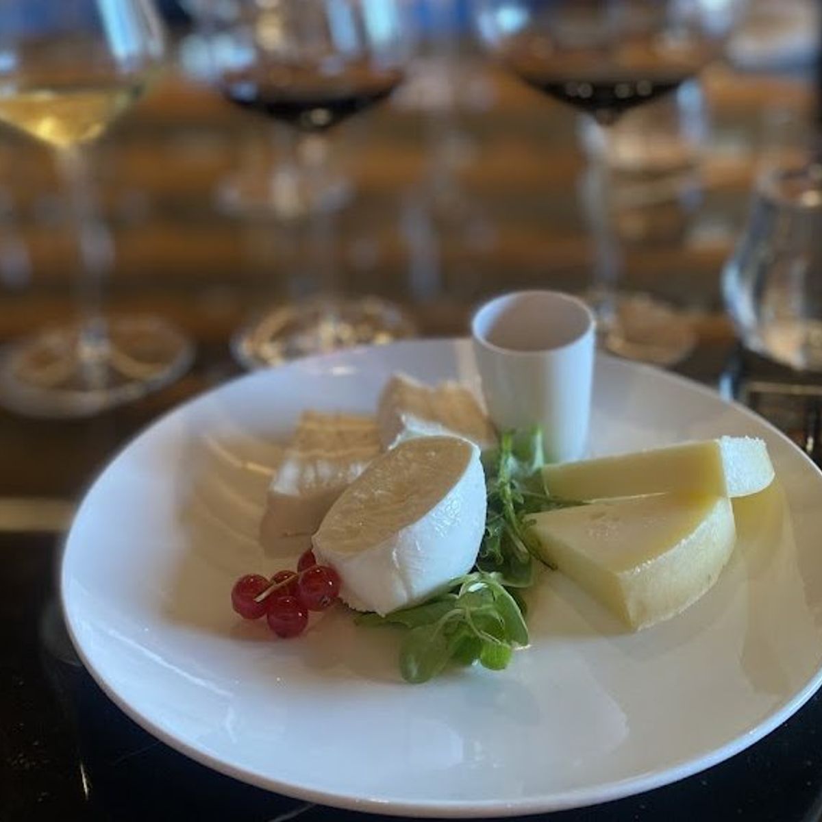 Positano Wine Tasting Experience with a Sommelier for Small Groups