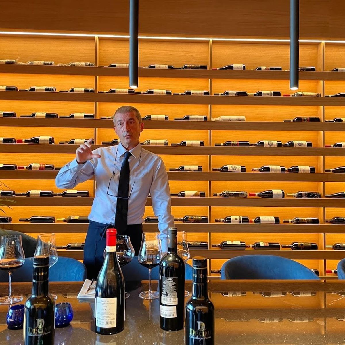Positano Wine Tasting Experience with a Sommelier for Small Groups