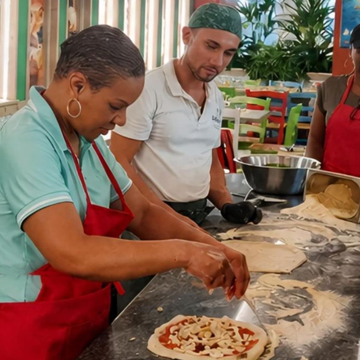 Sorrento: Authentic Pizza Making Experience in the City Center
