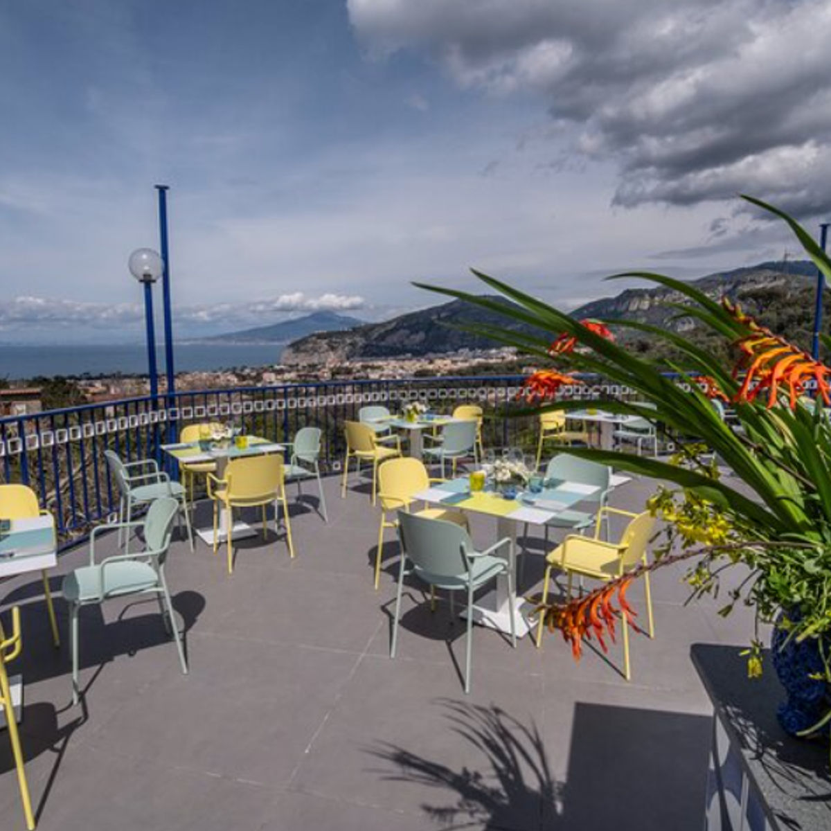 Sorrento Coast Wine Tasting with Five Wines & Local Delicacies