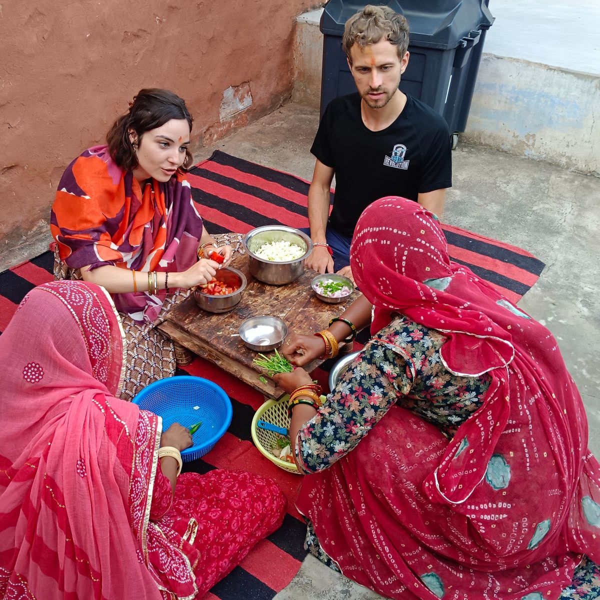 Authentic Indian Cooking Experience with Market Visit