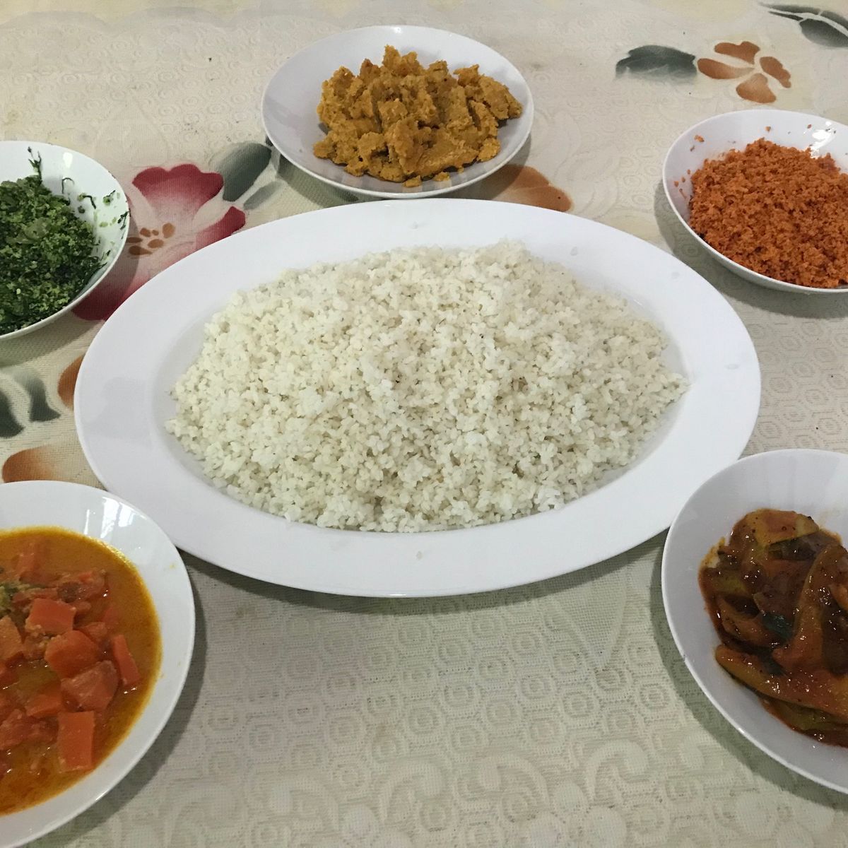 "Choose Your Own Dishes" Sri Lankan Lunch/Dinner with Market Tour