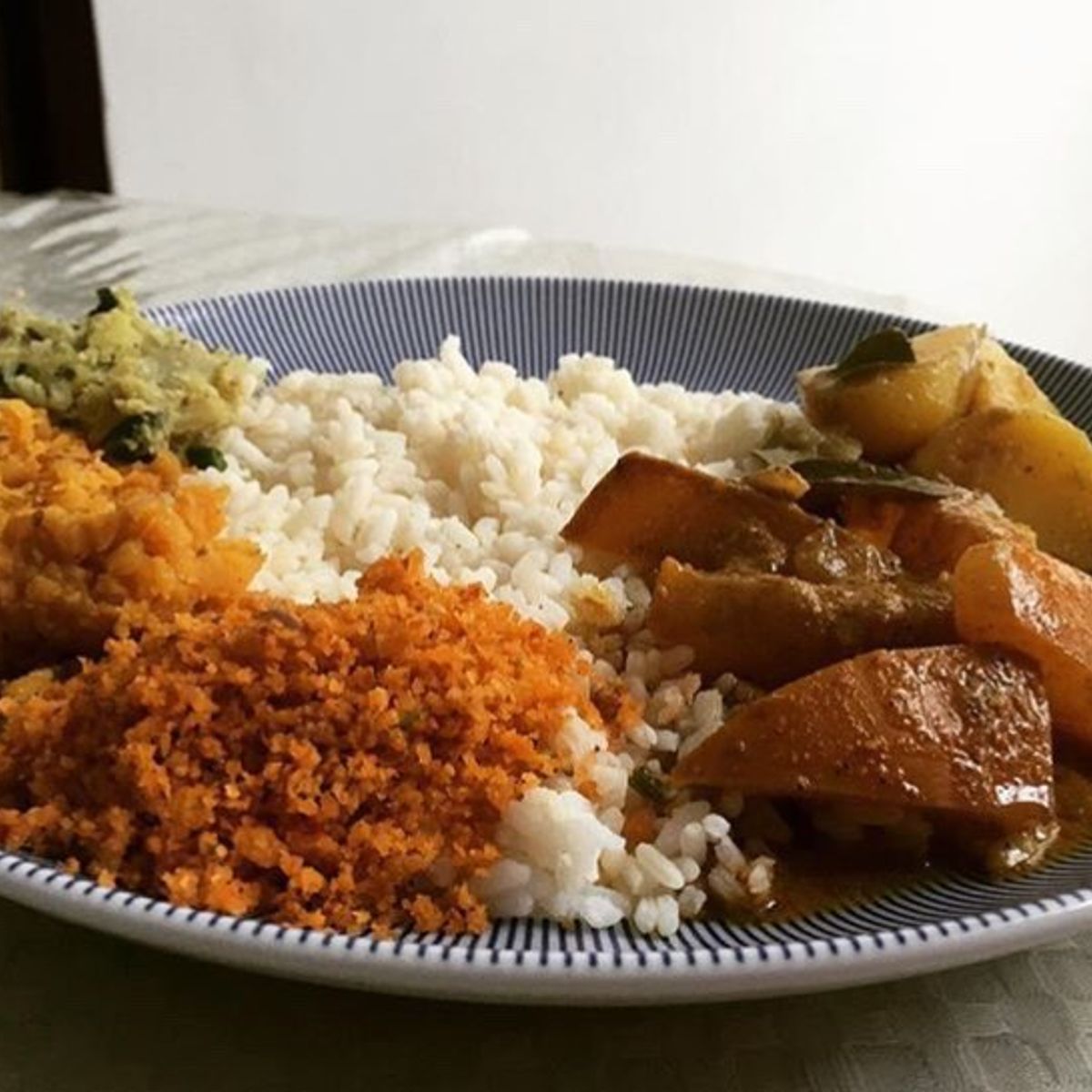 "Choose Your Own Dishes" Sri Lankan Lunch/Dinner with Market Tour
