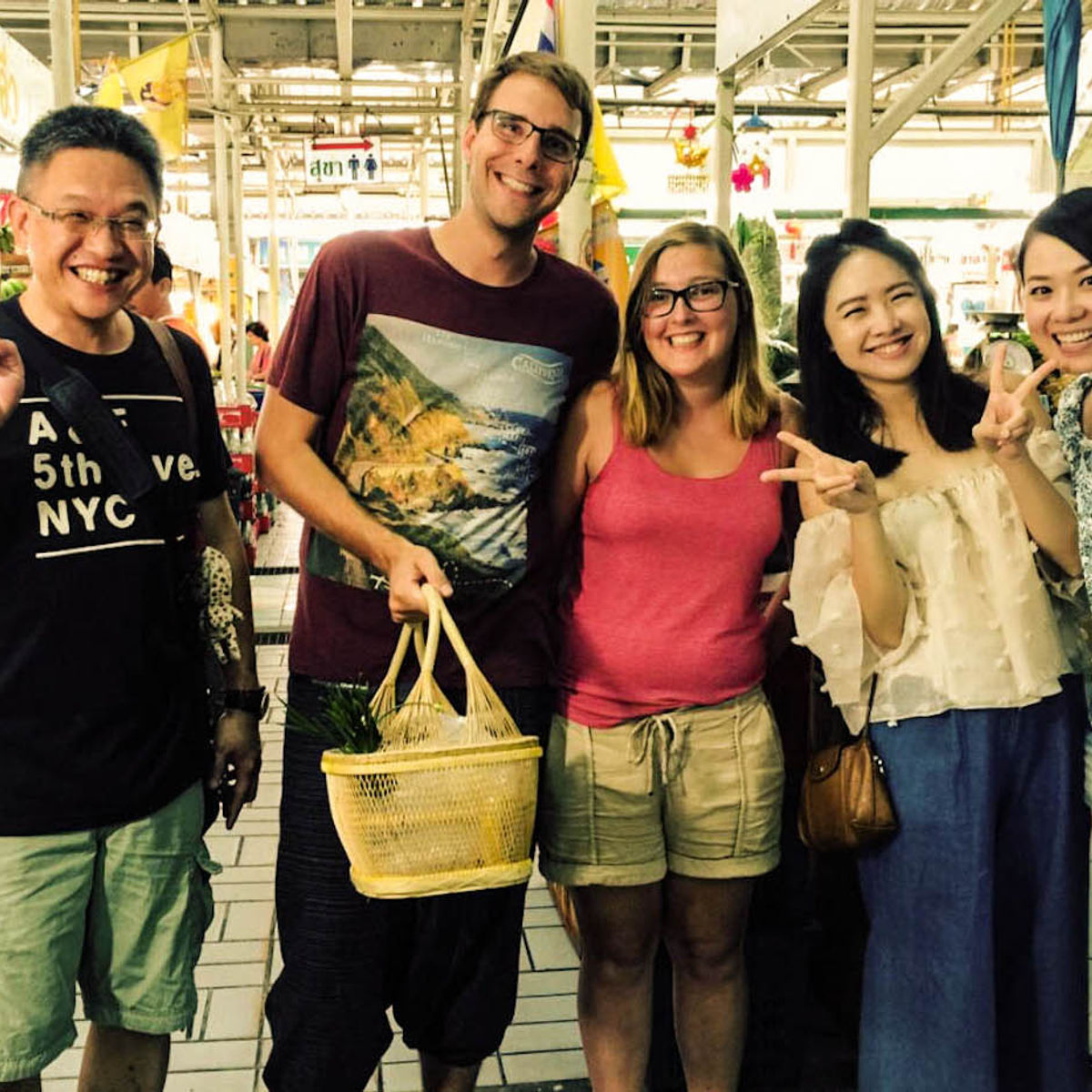 Bangkok's Best Flavors: Cooking Class and Market Tour (Vegetarians Welcome)