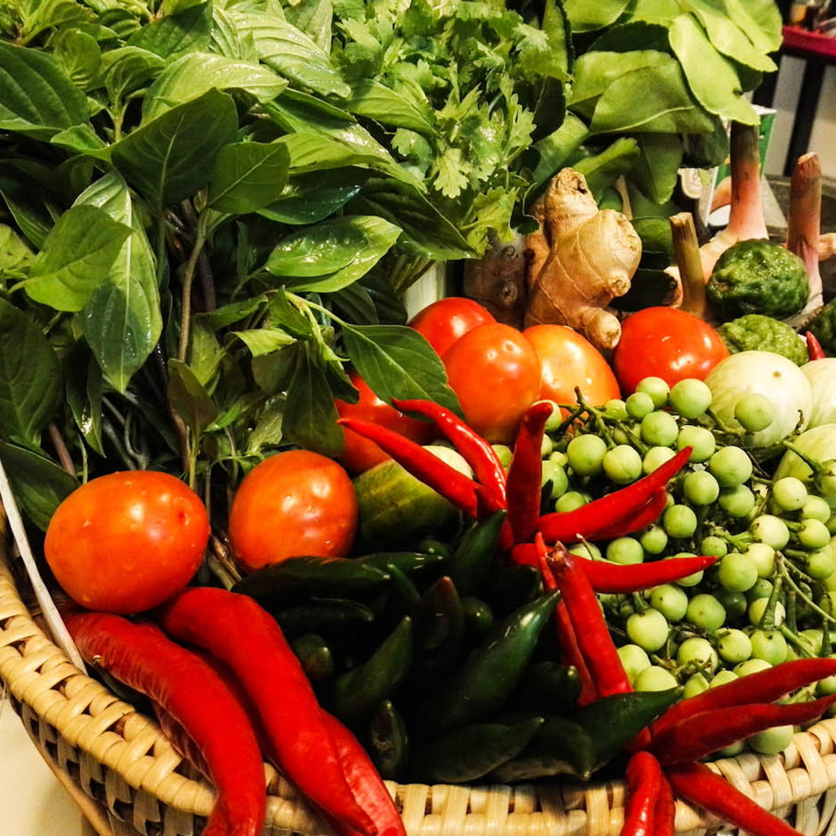 Bangkok's Best Flavors: Cooking Class and Market Tour (Vegetarians Welcome)