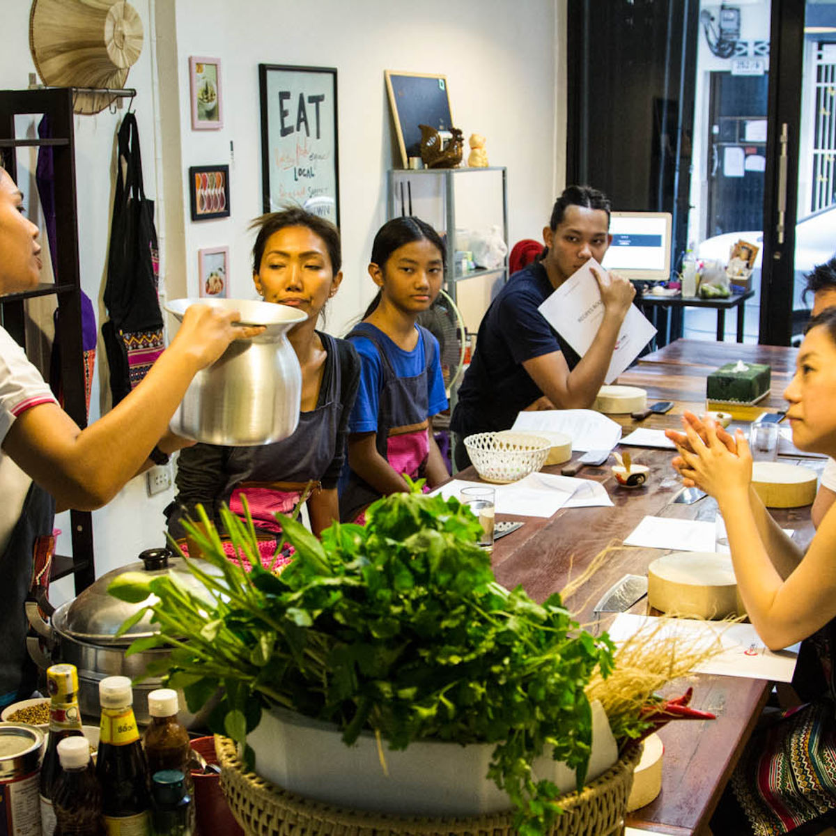 Bangkok's Best Flavors: Cooking Class and Market Tour (Vegetarians Welcome)