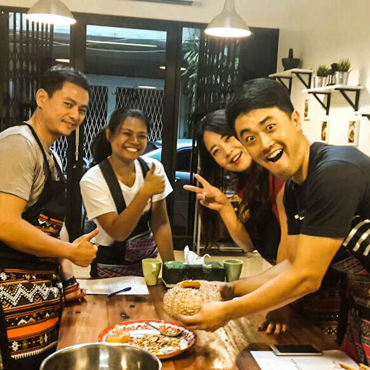 Bangkok's Best Flavors: Cooking Class and Market Tour (Vegetarians Welcome)