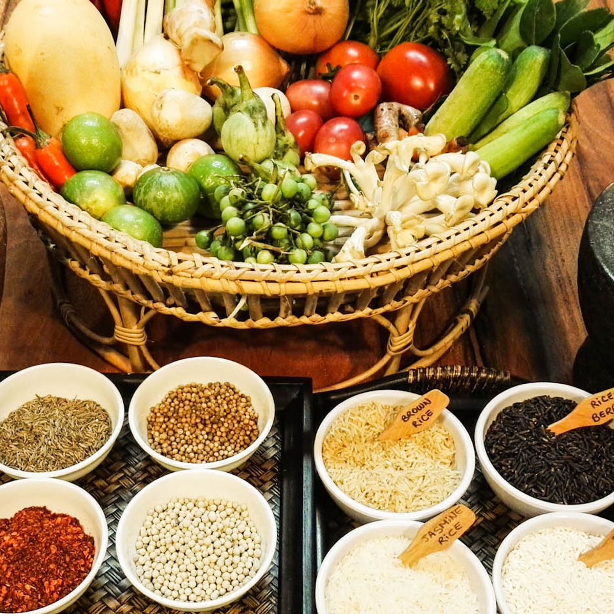 Bangkok's Best Flavors: Cooking Class and Market Tour (Vegetarians Welcome)