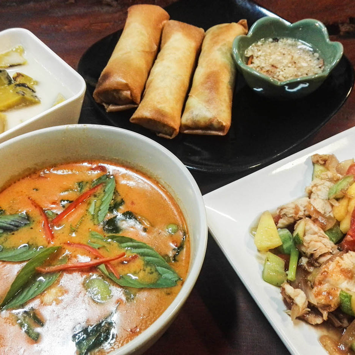 Bangkok's Best Flavors: Cooking Class and Market Tour (Vegetarians Welcome)