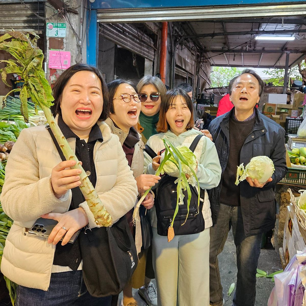 Taipei Market Secrets & The Authentic Braised Pork Rice Experience